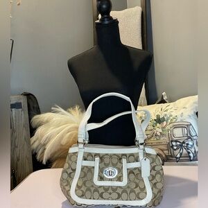 Coach Signature shoulder bag